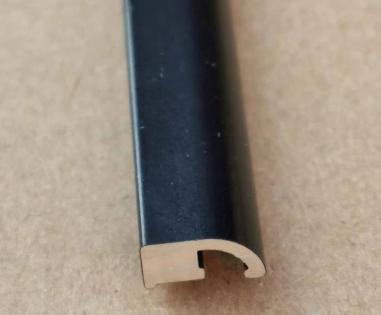 Ronal Solino Black listwa progowa, czarny mat S.SOL.06